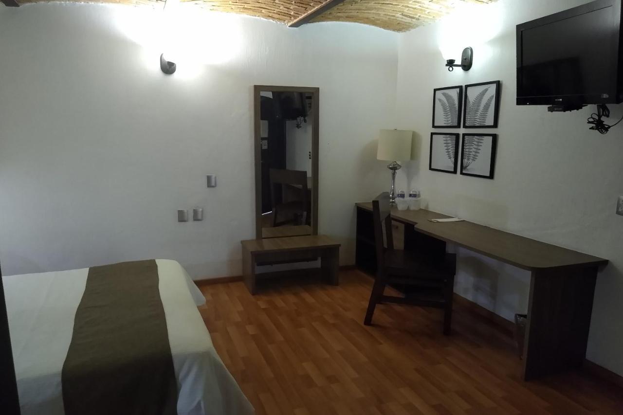 Hotel Villa Del Sol Expo Гуадалахара Екстериор снимка
