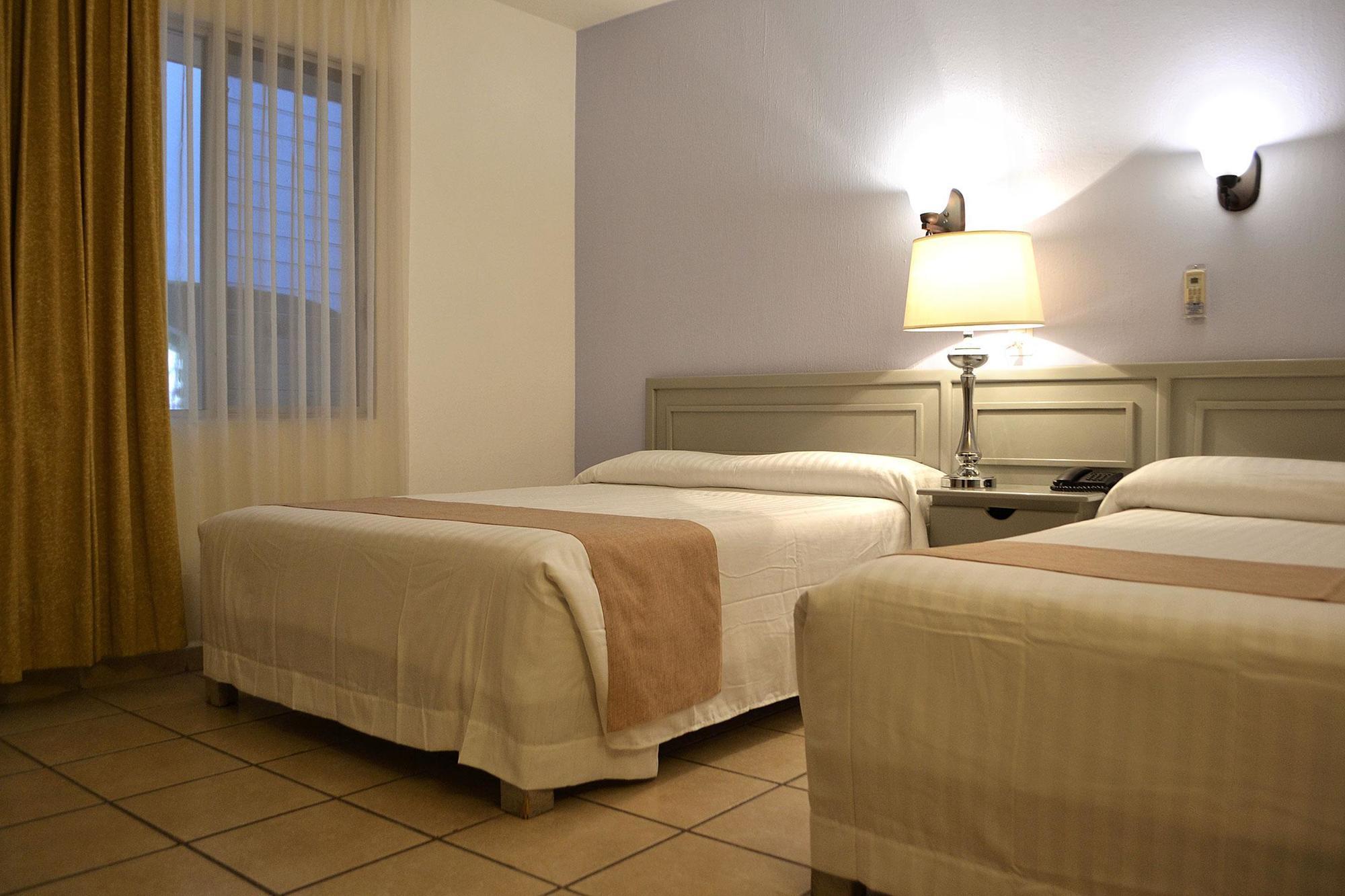 Hotel Villa Del Sol Expo Гуадалахара Екстериор снимка