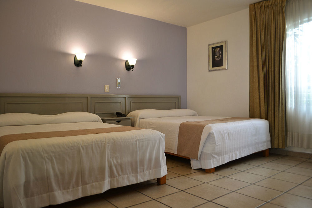 Hotel Villa Del Sol Expo Гуадалахара Екстериор снимка