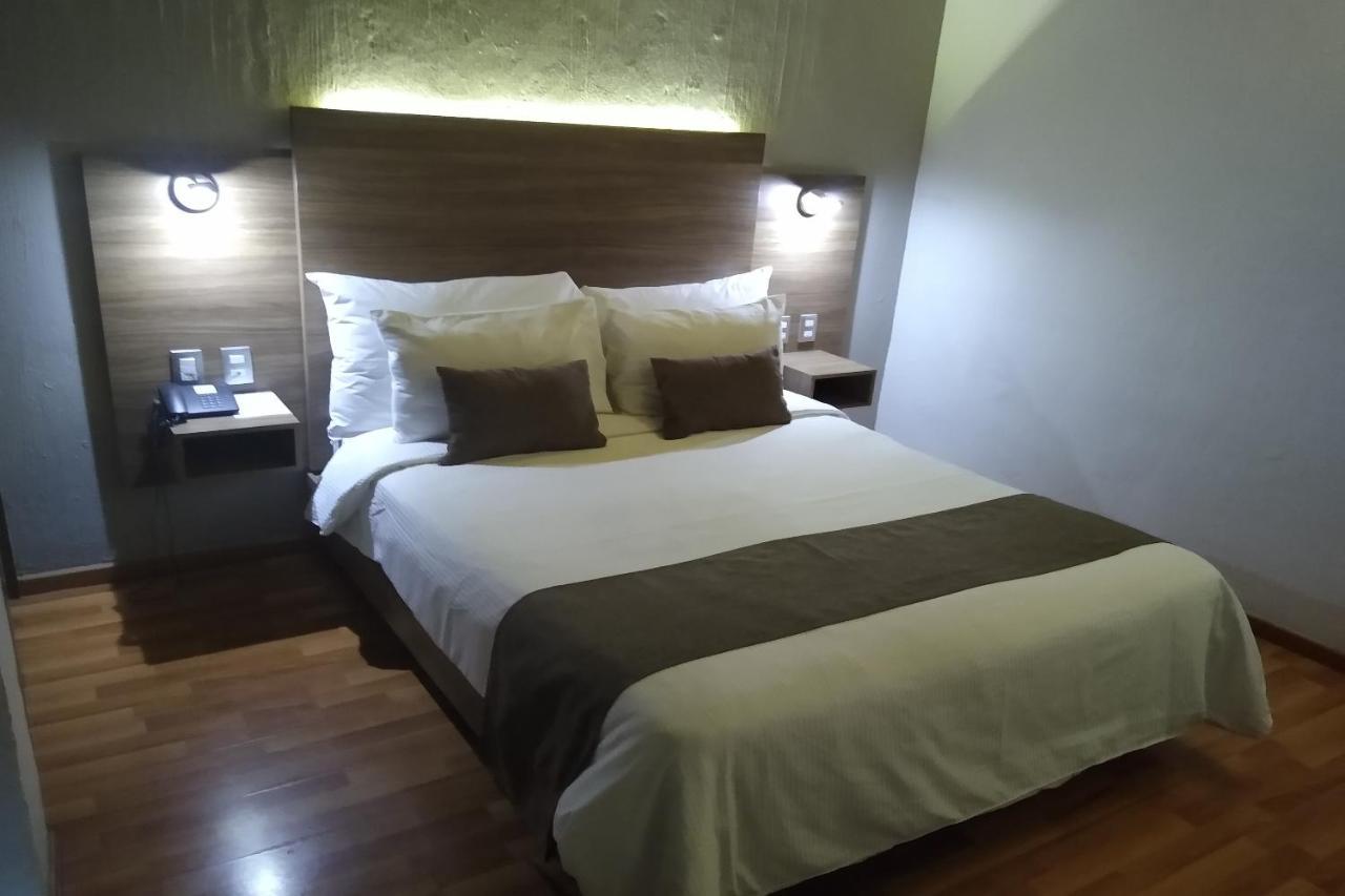 Hotel Villa Del Sol Expo Гуадалахара Екстериор снимка