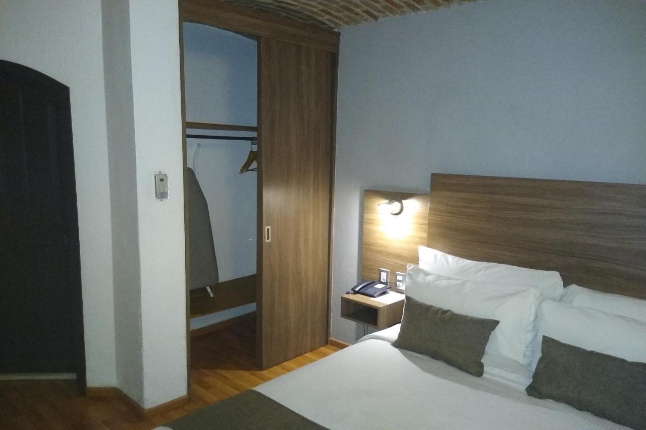 Hotel Villa Del Sol Expo Гуадалахара Екстериор снимка